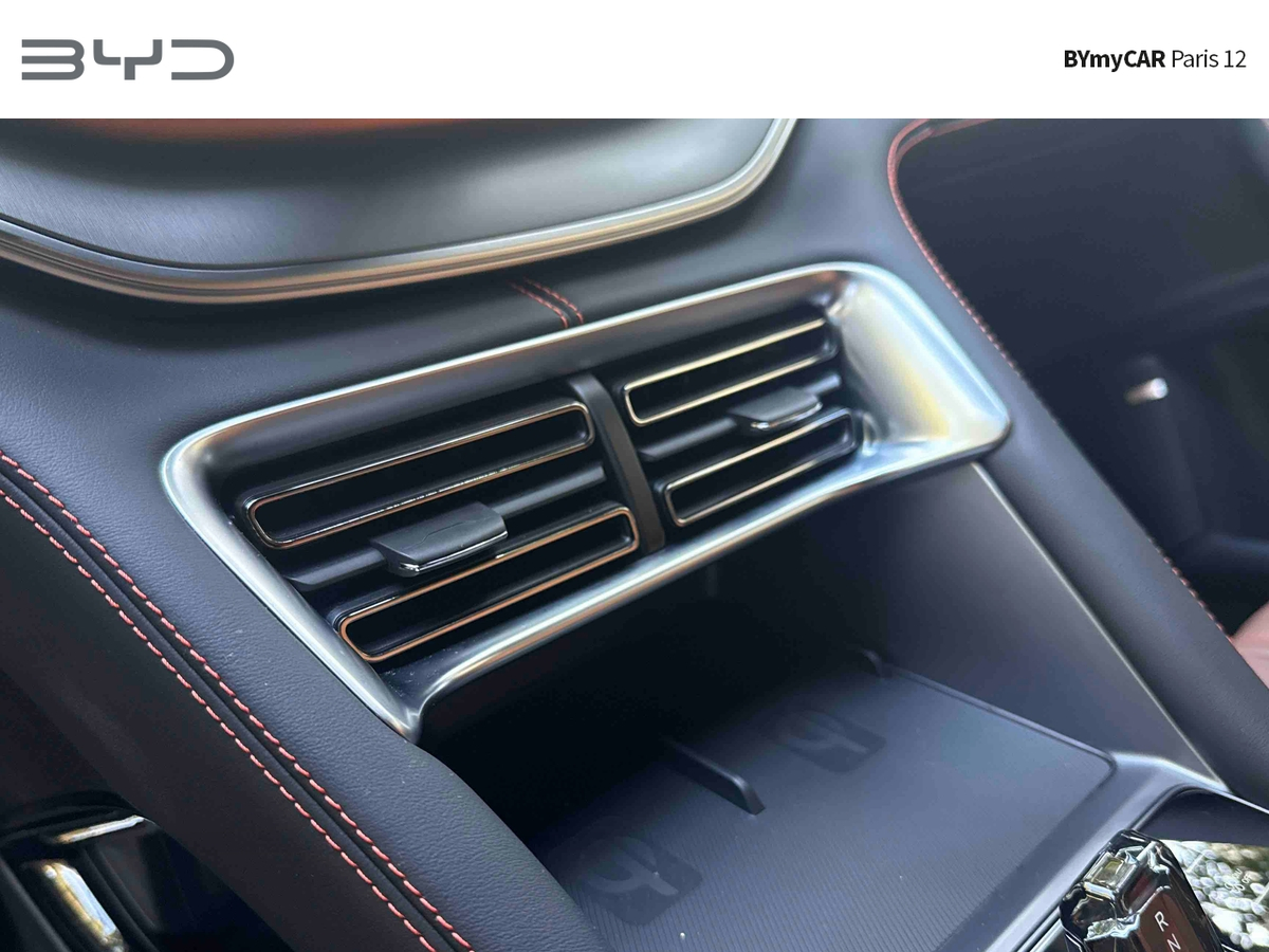 BYD Seal U 1.5l DM-i 324 ch AWD PHEV — photo 16