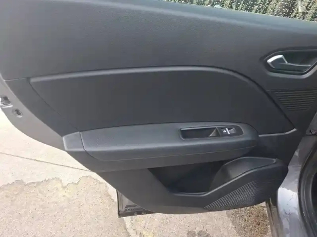 Renault Captur tce 130 edc fap — photo 30