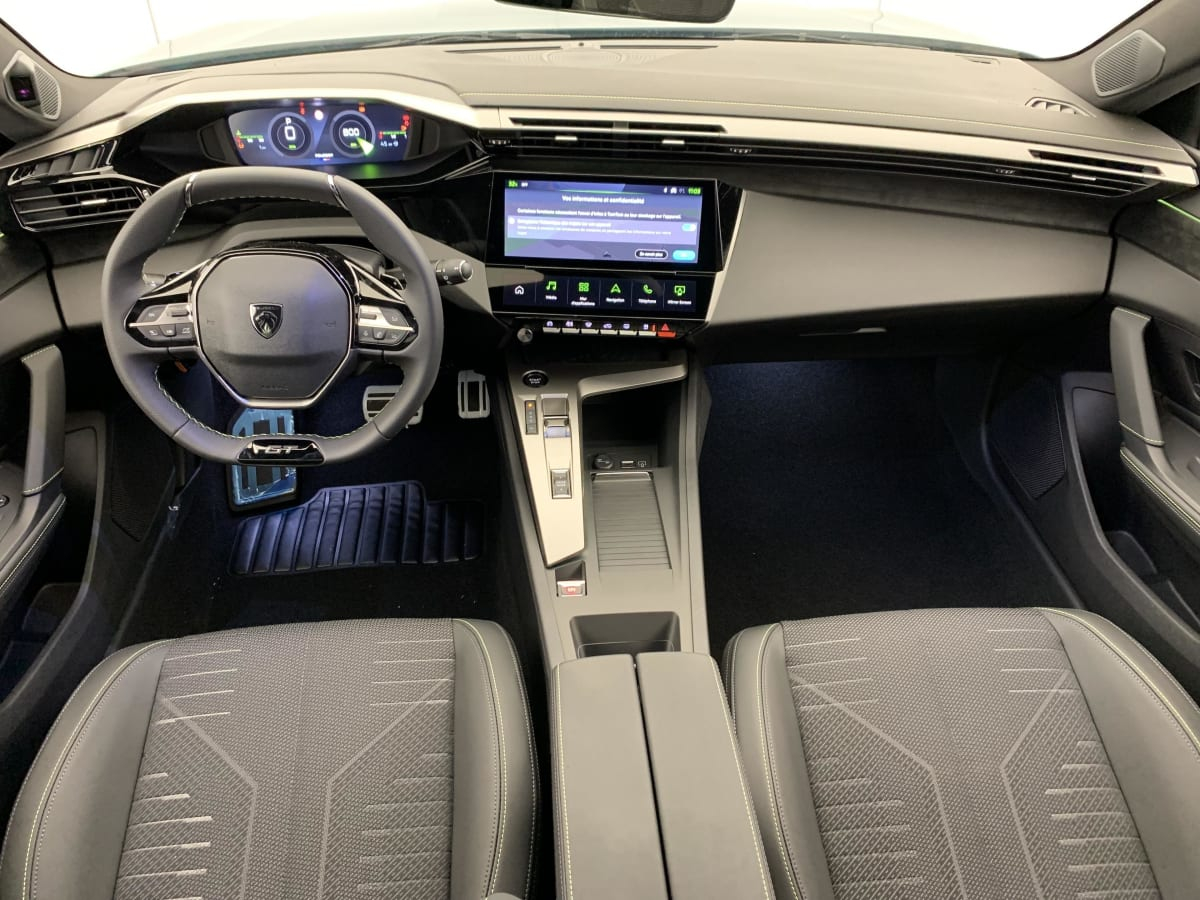 Peugeot 308 — photo 12