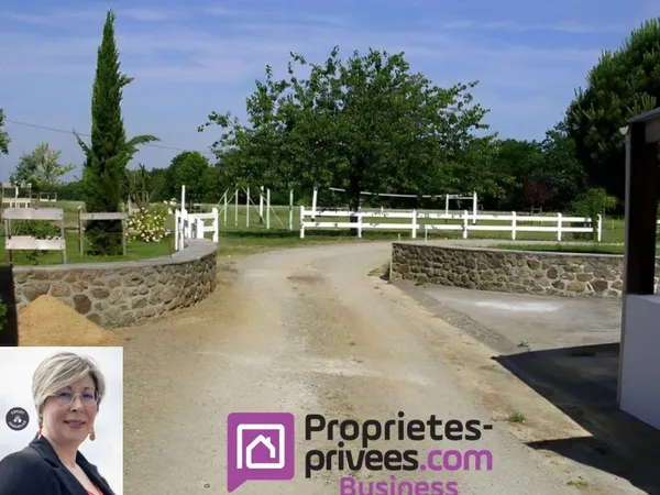ILLE-ET-VILAINE - PROCHE DE RENNES - Bazouges Sous Hede ENSEMBLE IMMOBILIER 30 pièce(s) 600 m2
