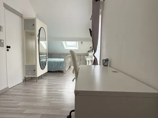 Chambre meublée à louer en colocation à Carrières-