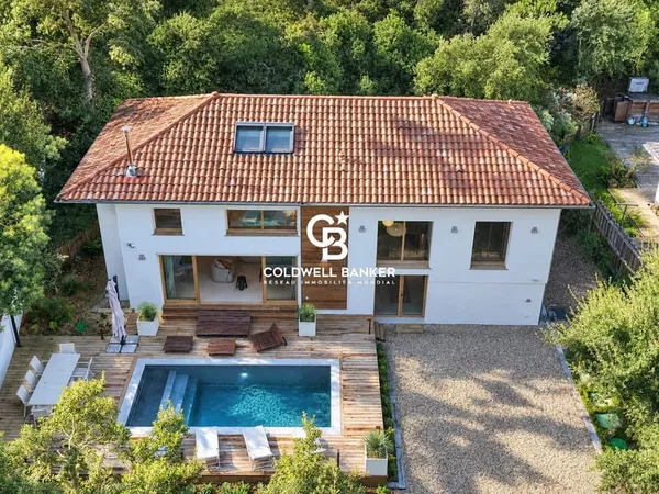 HOSSEGOR - Entre Lac et Océan, villa entièrement rénovée et meublée, 5 chambres, piscine, clé en mai