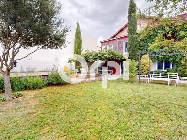 Maison 6 pièces 275 m²