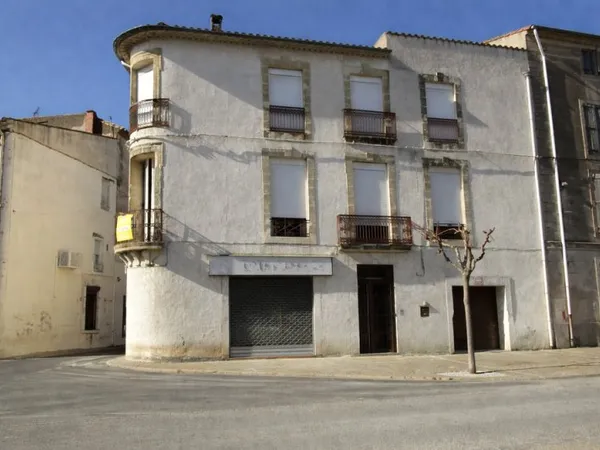 Maison de village avec local commercial et fort potentiel