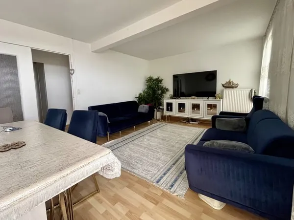 Appartement 5 pièces au pied du tram