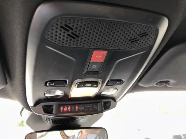 Peugeot 2008 hybrid 110 e-dcs6 — photo 40