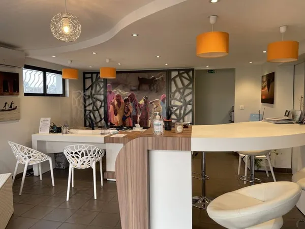 Local commercial 260 m²