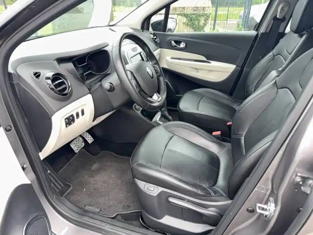 Renault Captur tce 150 fap edc — photo 10