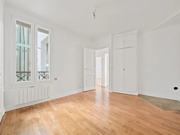 Vends appartement - 46 m² - 3 pièces, 2 chambres - Paris