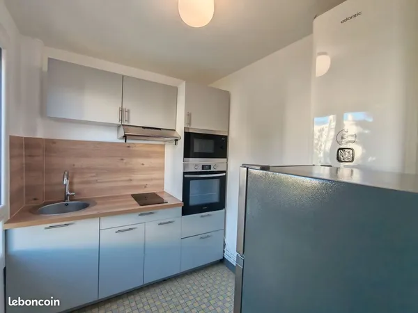 Appartement 2 pièces - 28 m2 - 440 euros Charges comprises