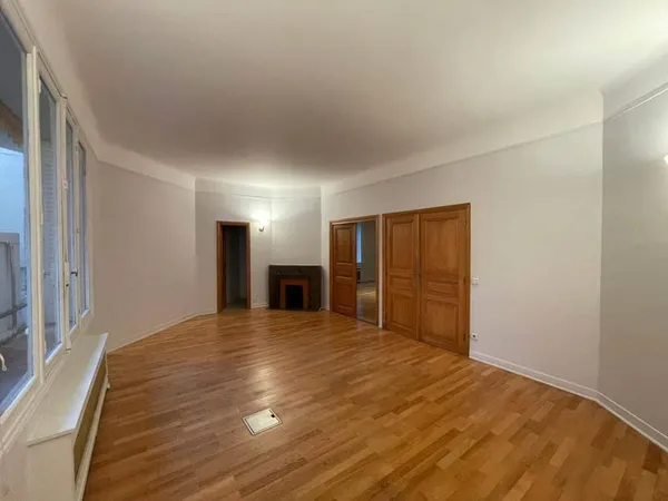 Bureaux 306 m²