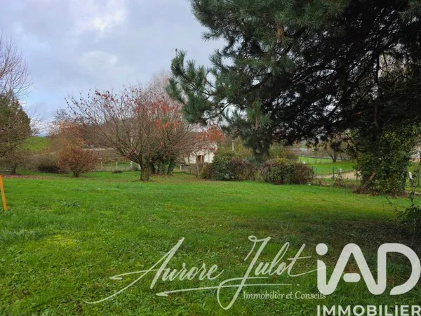 Terrain 900 m²