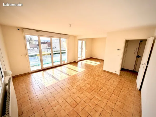 Appartement de caractère 3/4 pièces - 102 m² - Lumineux, traversant & 2 balcons
