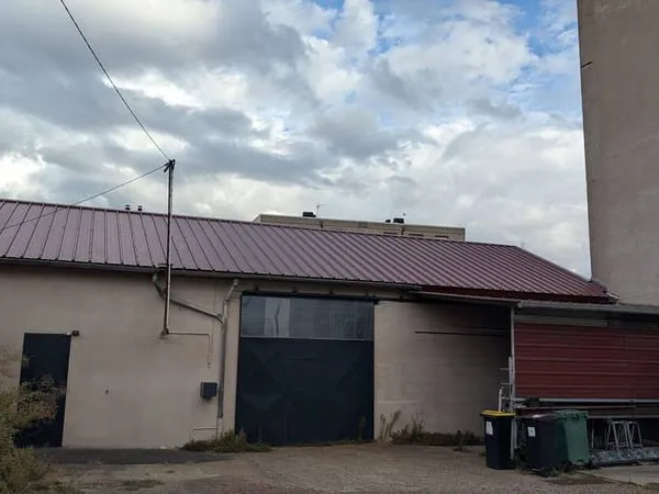 Local 250 m²