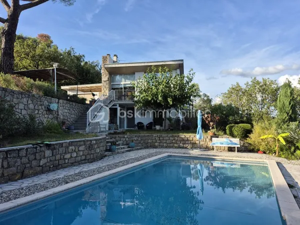 Maison 5 pièces 166 m²