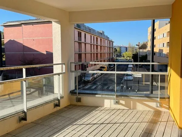 Appartement T4, 81m2 moderne avec terrasses et parking