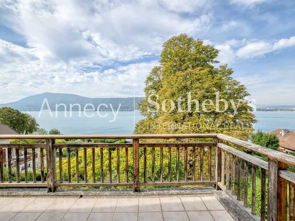 Appartement 8 pièces 230 m²