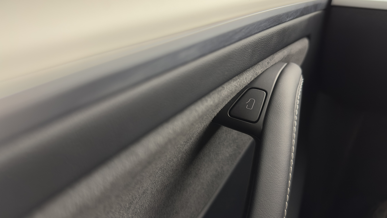Tesla MODEL Y Grande Autonomie Dual Motor AWD — photo 14