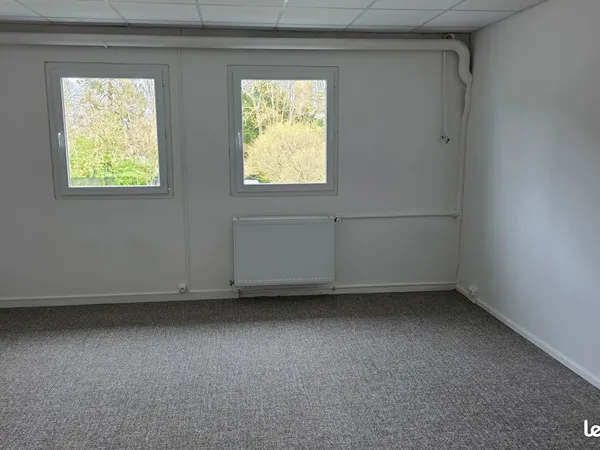 Bureau professionnel 15 m² - 235€ HT/mois - Orléans - Saint Pryvé Saint Mesmin