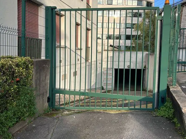Parking à louer chemin de Saint-Cloud