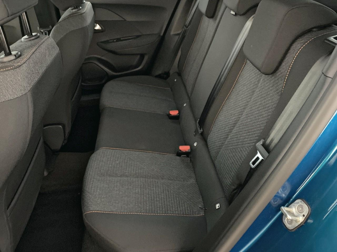 Peugeot 2008 hybrid 145 ch e-dcs6 style — photo 10