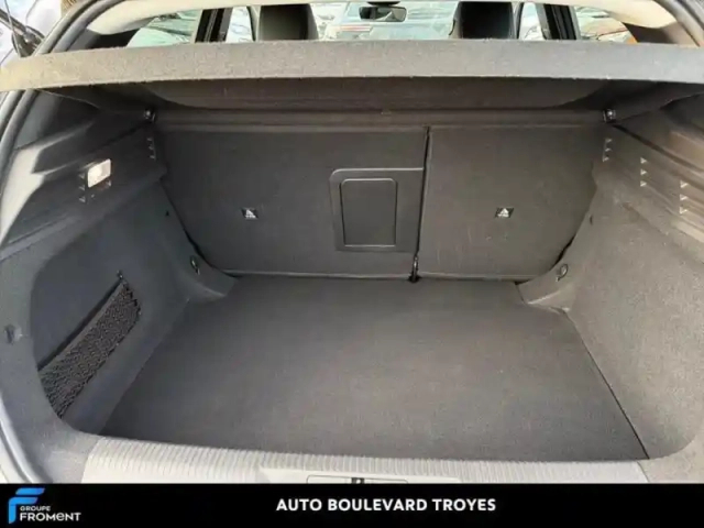 Peugeot 308 1.5 bluehdi 130ch s&amp;s allure eat8 — photo 6
