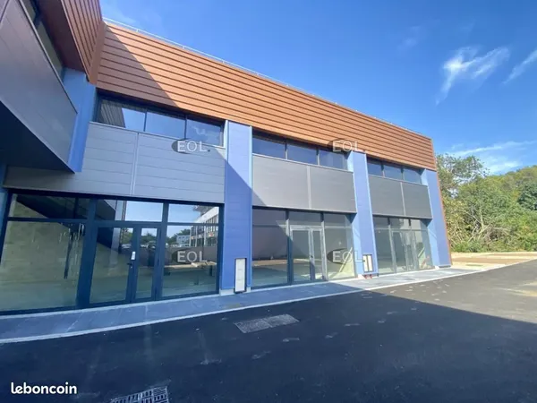 Local d'activité 146 m²