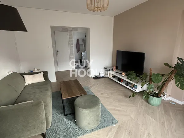 Appartement de 65.5 m² F3, meublé, à louer POUR UNE PERIODE DE 1 AN