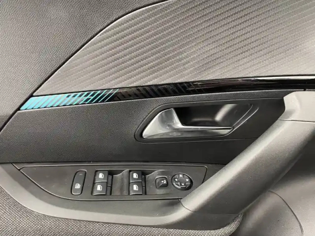 Peugeot 2008 puretech 100 s&amp;s bvm6 — photo 32