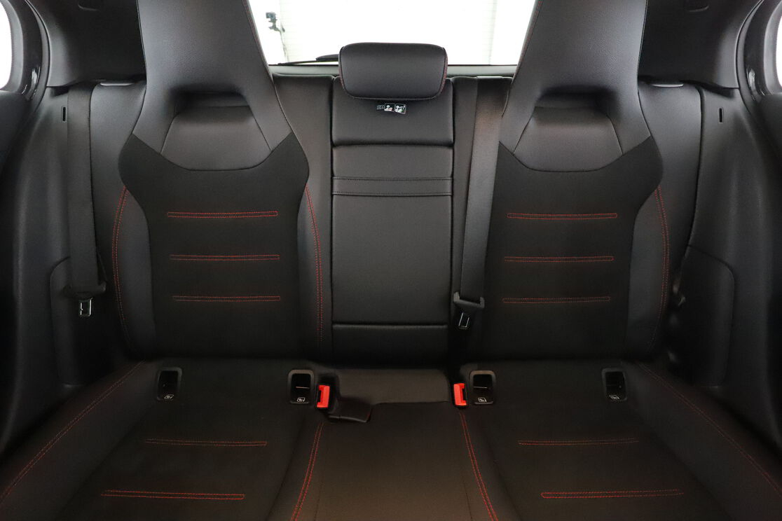Mercedes-Benz Classe A 180 d AMG Line 8G-DCT — photo 14