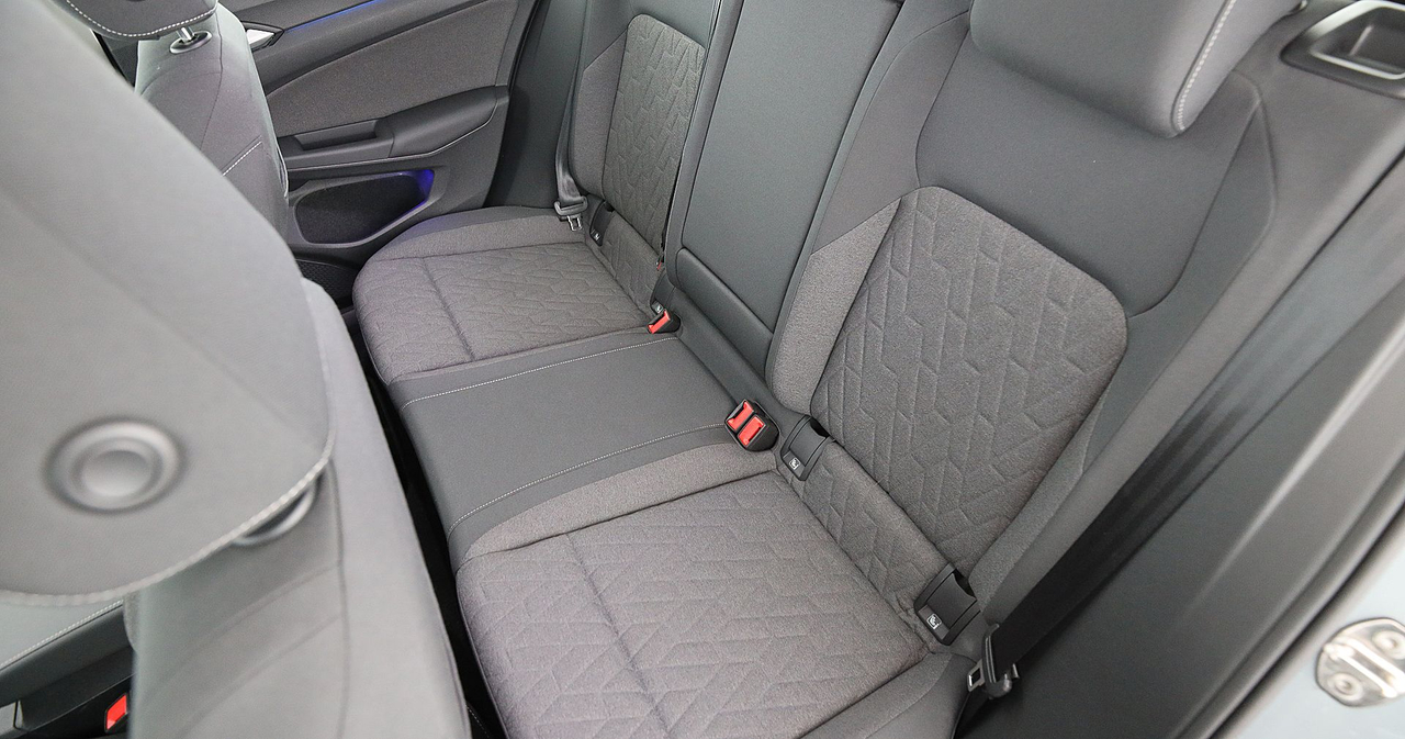 Volkswagen Golf 8 — photo 28