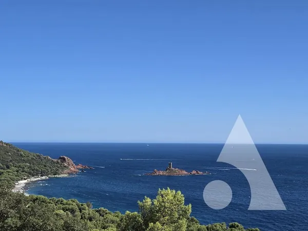 Maison Saint Raphael 3 pièce(s) 34 m2- VUE MER