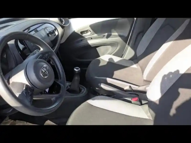 Toyota Aygo X 1.0 vvt-i 72ch dynamic my24 — photo 12