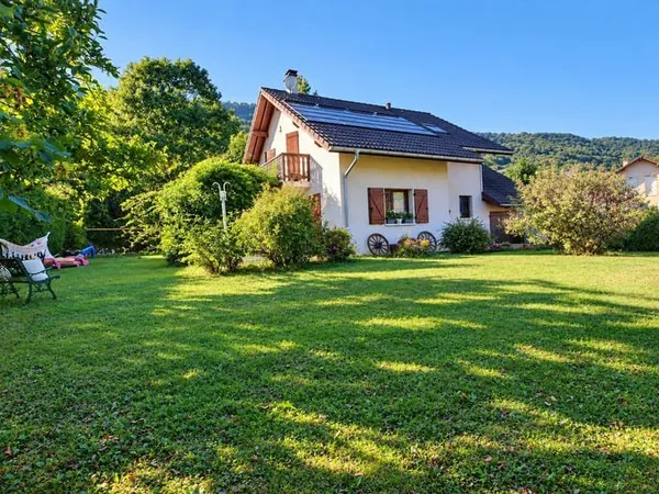 A VENDRE - VALGELON-LA-ROCHETTE - MAISON T5 + TERRAIN + GARAGE