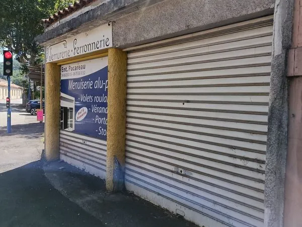 Garage /boutique à vendre