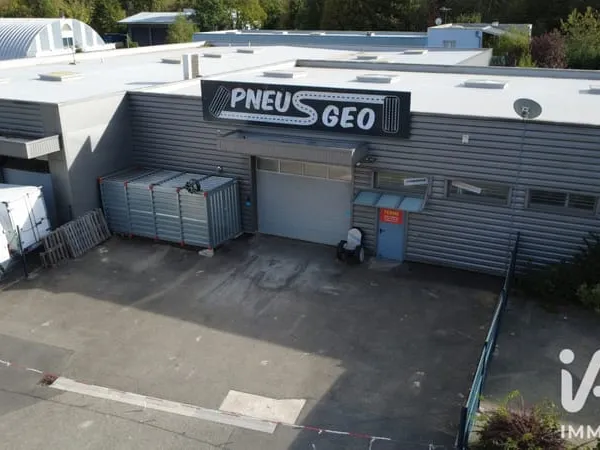 Local 4 pièces 320 m²