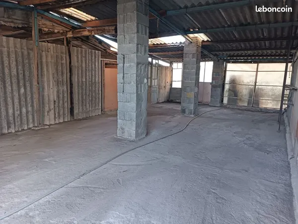 Location Hangar Entrepôt 75 m2