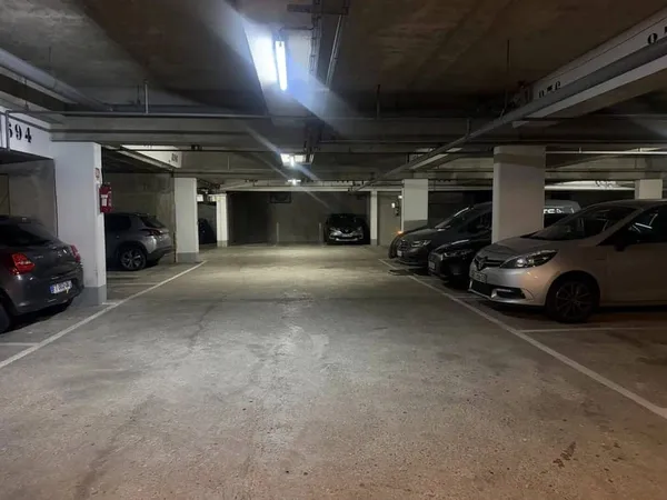 Parking 12 m²