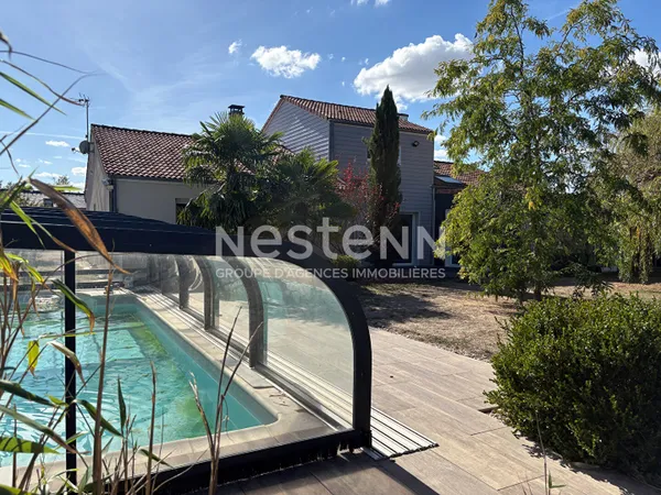 Belle maison spacieuse avec piscine à vendre à Noirterre Bressuire