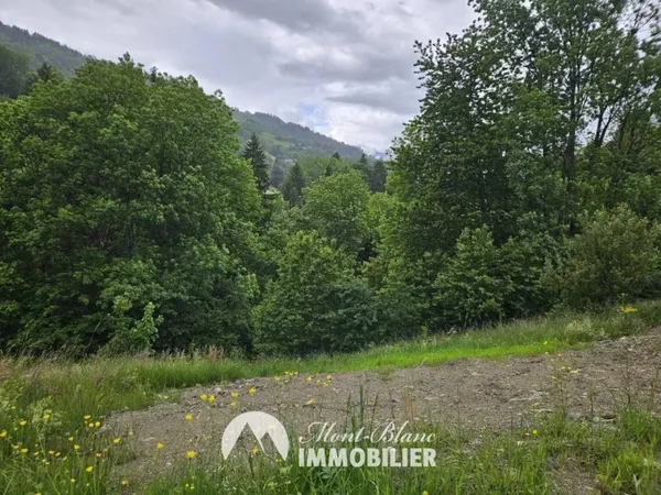 Terrain 800 m²