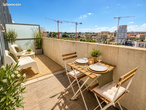 Studio 24,3 m² + terrasse 13,5 m² - 7e étage - Centre Gare