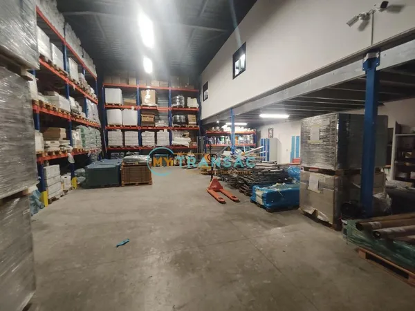 ENTREPÔT INDÉPENDANT de 570m² À VENDRE - SAVIGNY-LE-TEMPLE