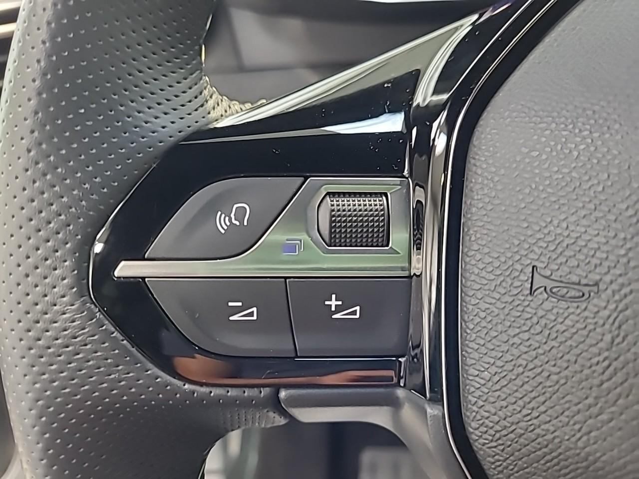 Peugeot 2008 electrique 156 ch 54 kwh gt — photo 21