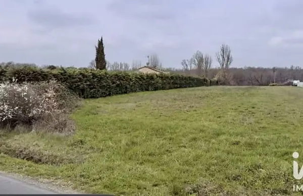 Terrain 4500 m²
