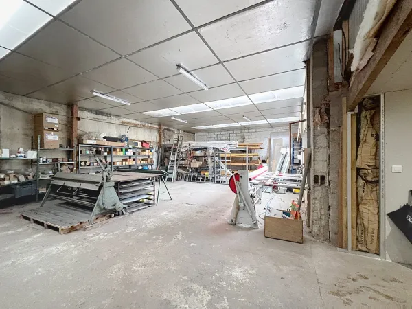 Commerce 3 pièces 150 m²