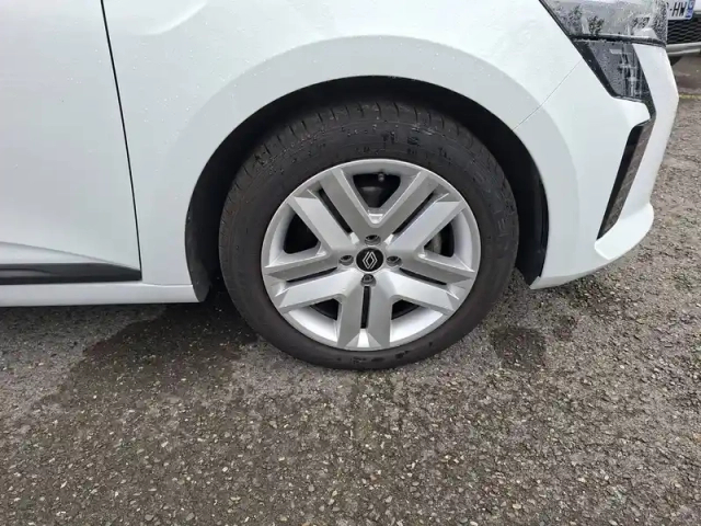 Renault Clio blue dci 100 ch gsr2 — photo 28