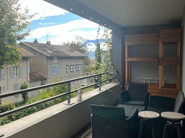 Appartement 2 pièces 48m + terrasse