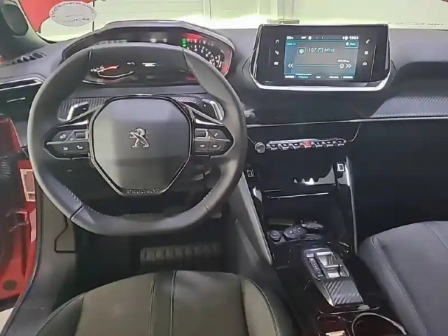 Peugeot 2008 puretech 130 s&amp;s eat8 — photo 15