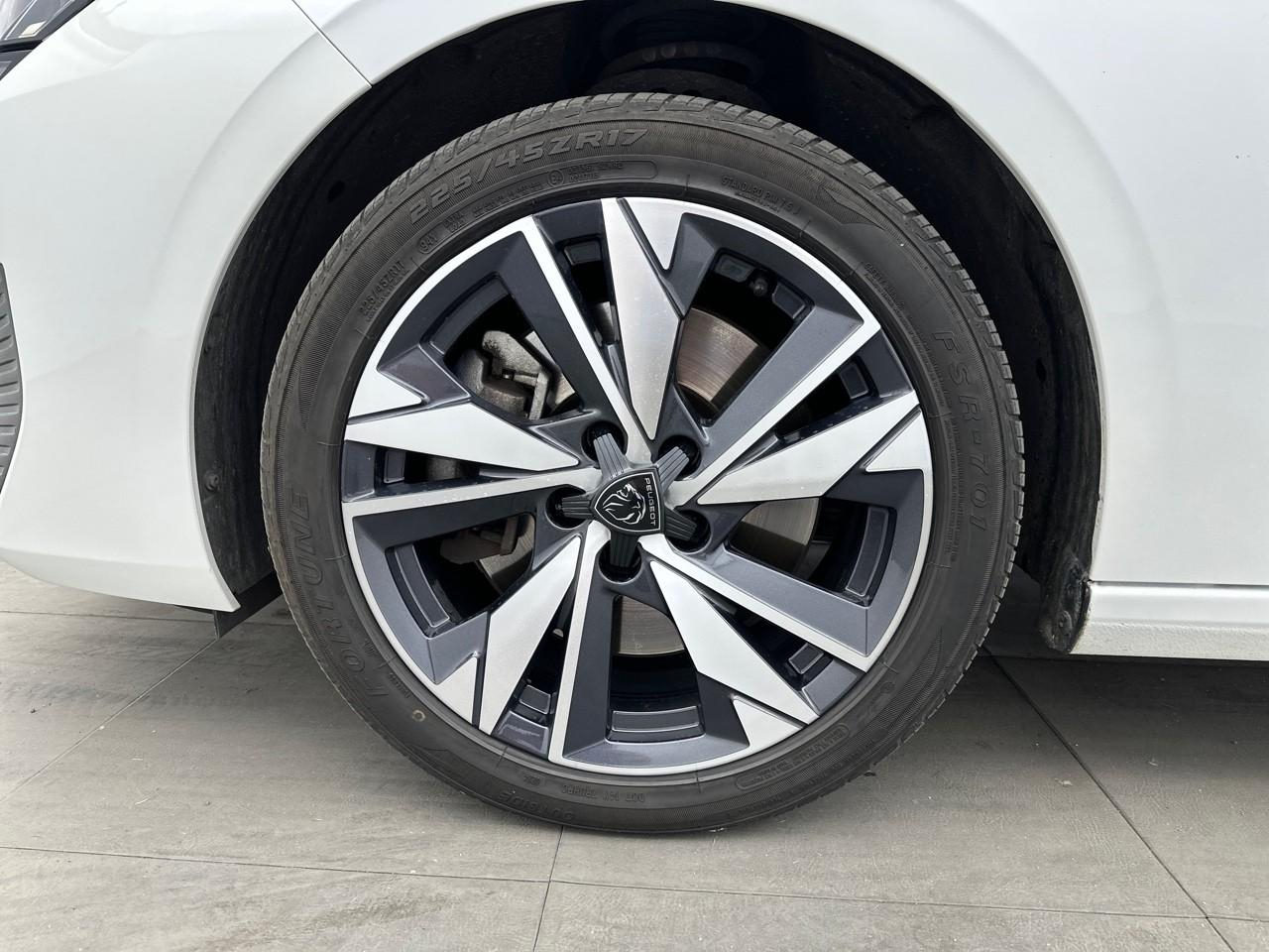 Peugeot 308 phev 180 e-eat8 allure — photo 14