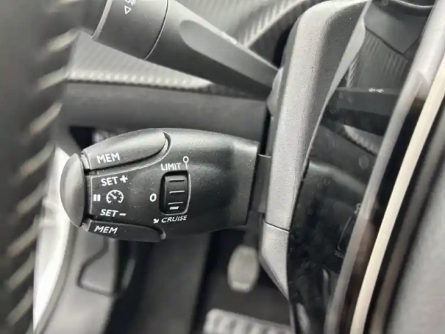 Peugeot 208 puretech 75 s&amp;s bvm5 — photo 71